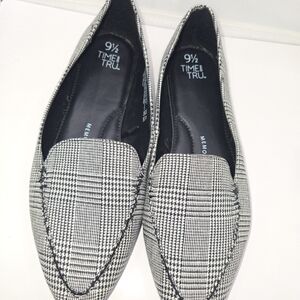 Time and Tru Black and White Houndstooth Flats